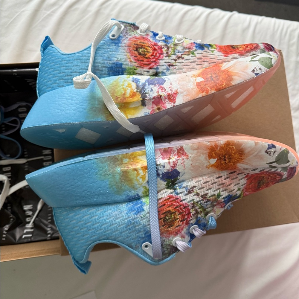 NOBULL women’s Journey in Floral 8.5 - Picture 2 of 4